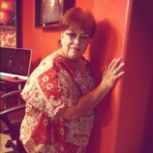 Meet your Posher, Laura